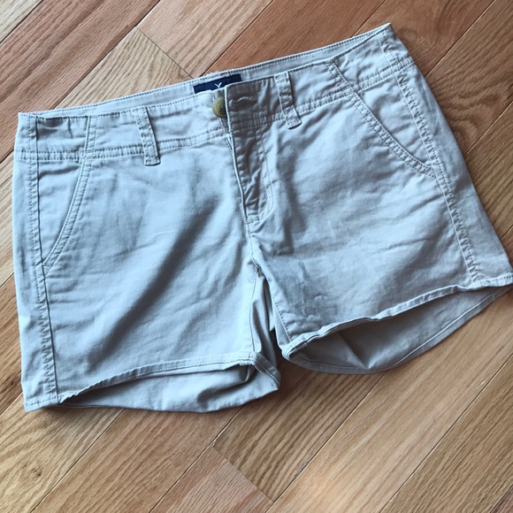 American Eagle Outfitters Pants - American Eagle kaki Shorts Size 2